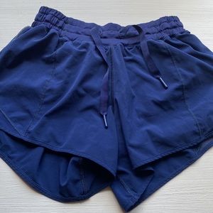 Lulu Lemon Hotty Hot Shorts *Long* Navy Blue First Release Size 4